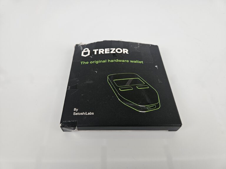 Trezor Model One White – hardvérová peňaženka na ochranu kryptomien