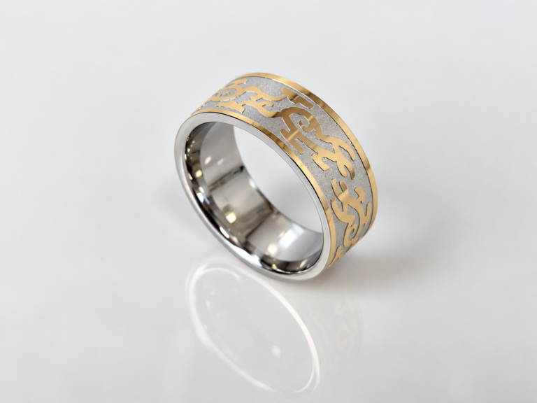 Prsteň z chirurgickej ocele so zlatým ornamentom – dvojfarebný, unisex
